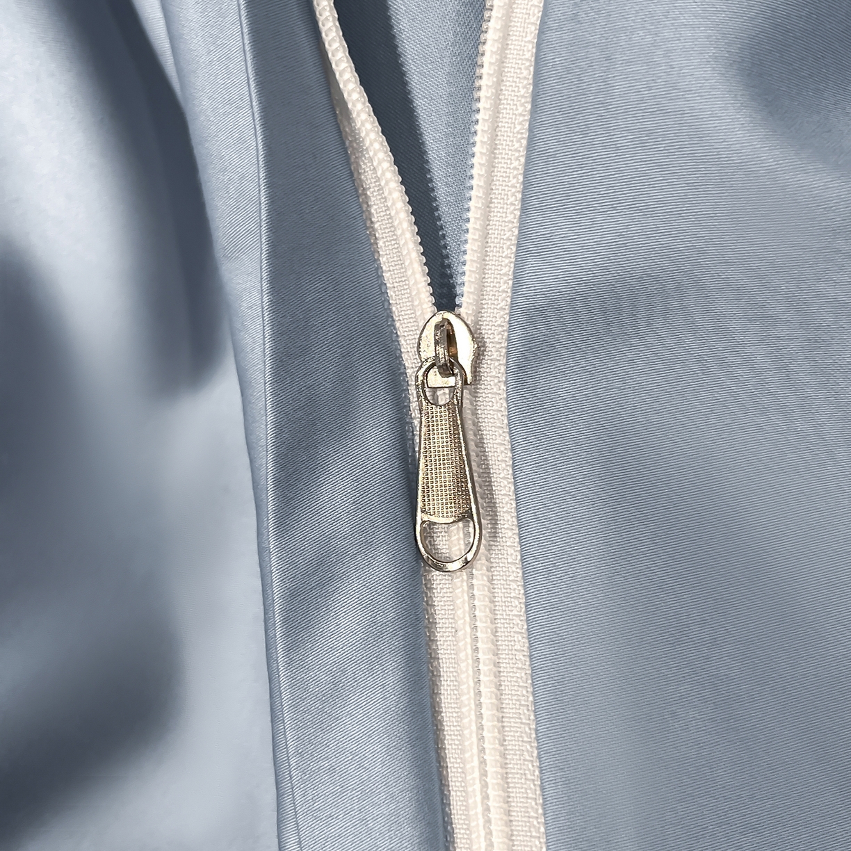 91家纺网 家纺一手货源 找家纺 置顶家纺 2026新款春夏亲肤刺绣艾媞系列四件套 艾媞-蓝