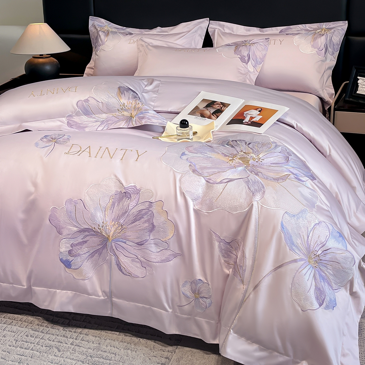 91家纺网 家纺一手货源 找家纺 置顶家纺 2026新款春夏亲肤刺绣艾媞系列四件套 艾媞-香芋紫