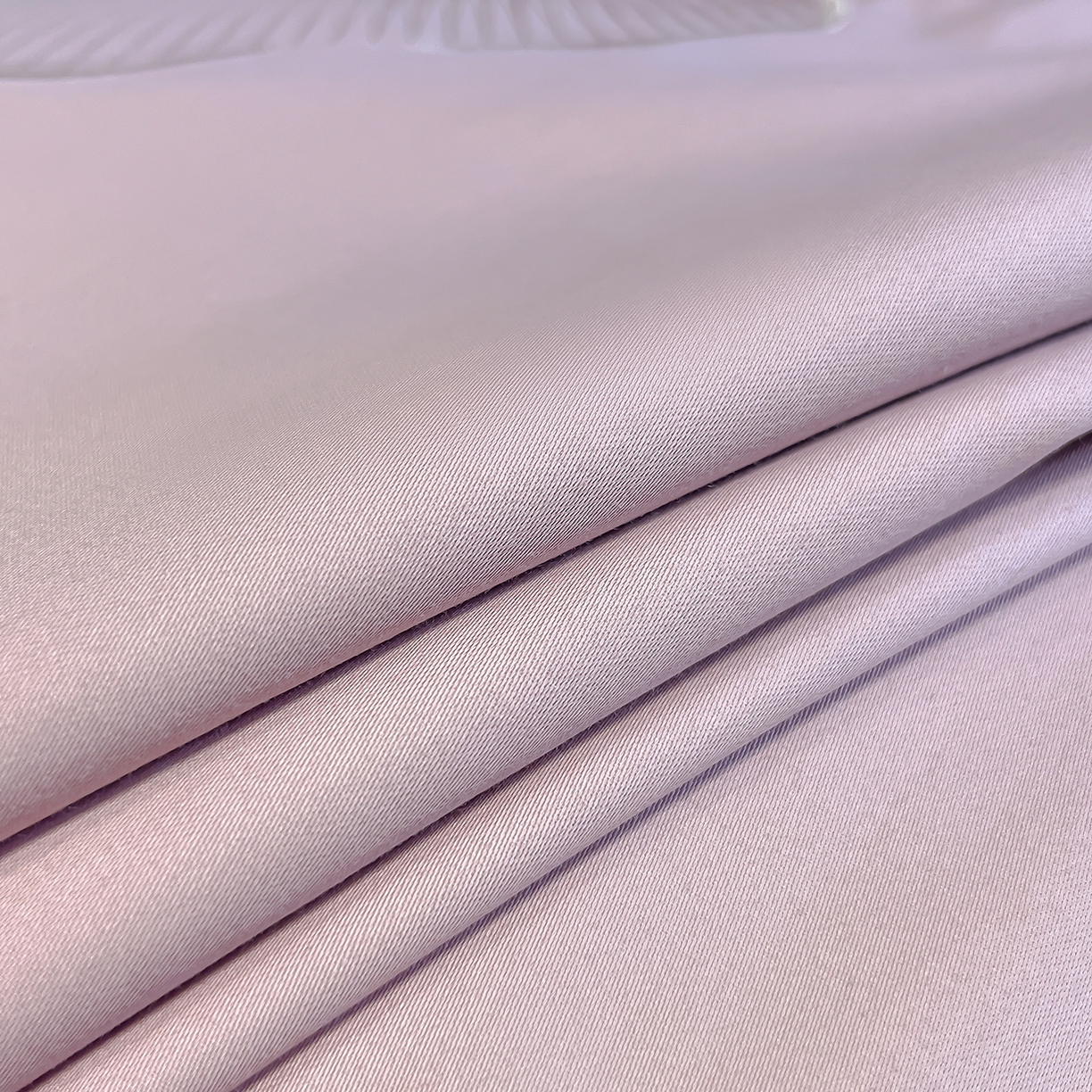 91家纺网 家纺一手货源 找家纺 置顶家纺 2026新款春夏亲肤刺绣艾媞系列四件套 艾媞-香芋紫