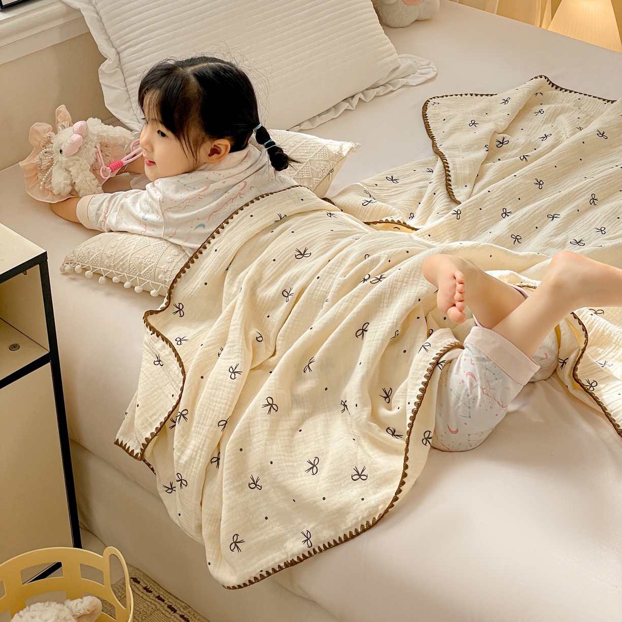 91家纺网 家纺一手货源 找家纺 优被业 2026新款A类全棉双层纱布毯夏被毯盖毯婴儿包被 蝴蝶结