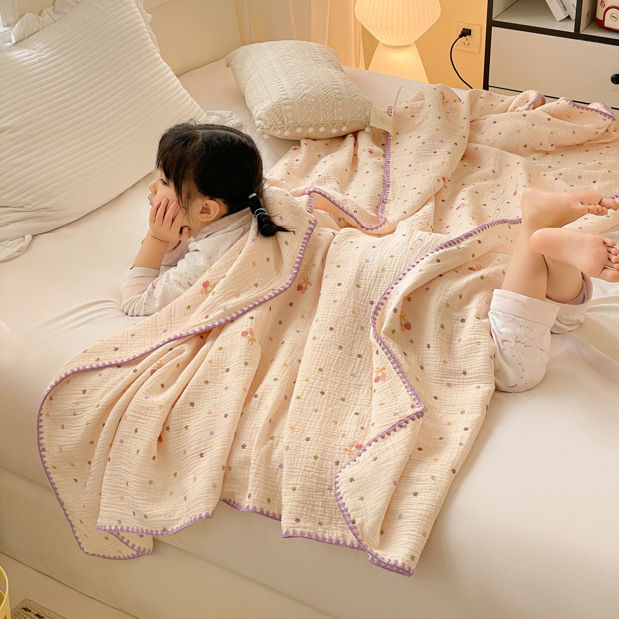 91家纺网 家纺一手货源 找家纺 优被业 2026新款A类全棉双层纱布毯夏被毯盖毯婴儿包被 星空草莓