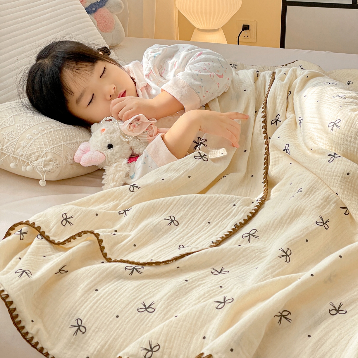 91家纺网 家纺一手货源 找家纺 优被业 2026新款A类全棉双层纱布毯夏被毯盖毯婴儿包被 蝴蝶结