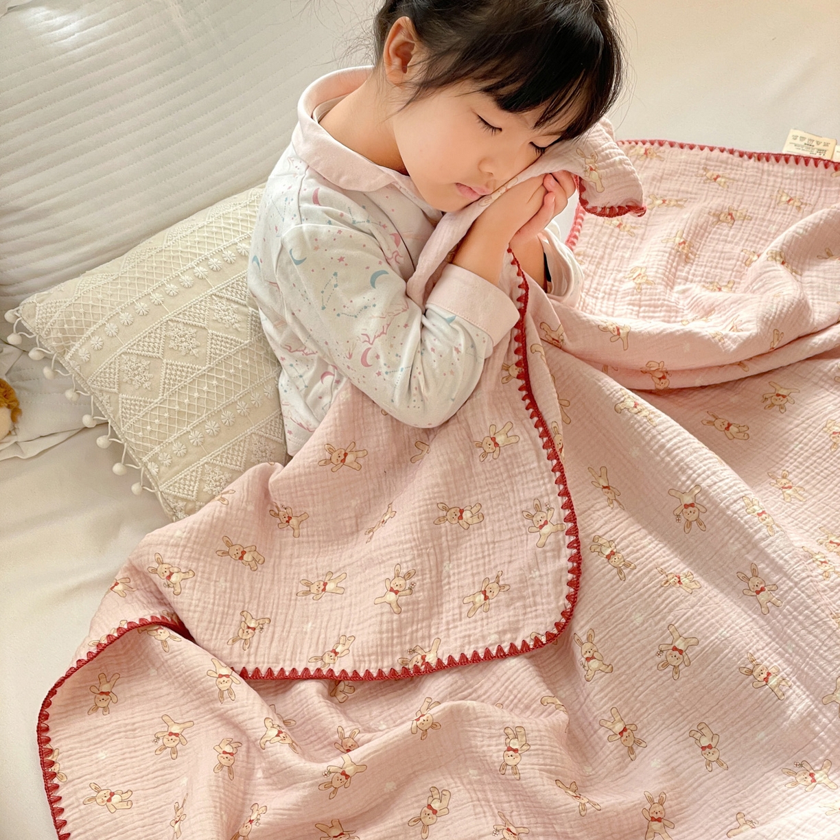 91家纺网 家纺一手货源 找家纺 优被业 2026新款A类全棉双层纱布毯夏被毯盖毯婴儿包被 嗨皮兔