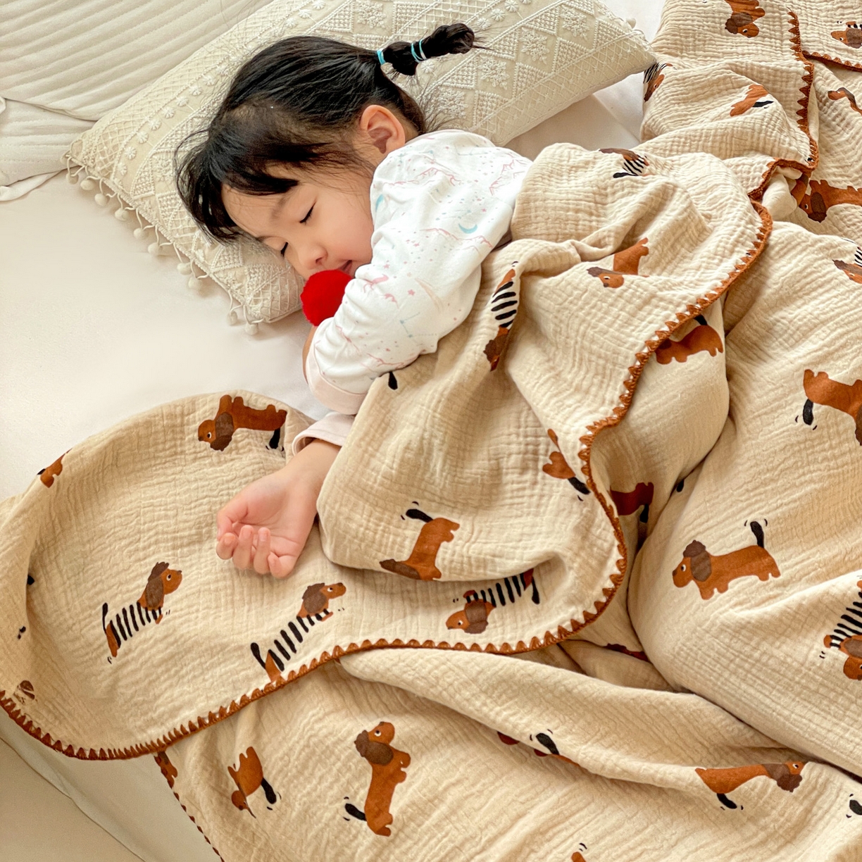 91家纺网 家纺一手货源 找家纺 优被业 2026新款A类全棉双层纱布毯夏被毯盖毯婴儿包被 腊肠狗