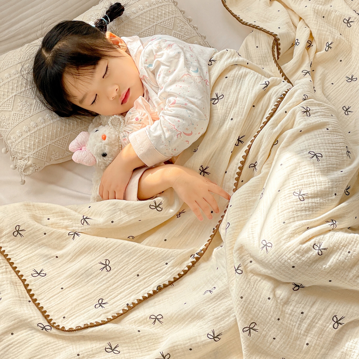 91家纺网 家纺一手货源 找家纺 优被业 2026新款A类全棉双层纱布毯夏被毯盖毯婴儿包被 蝴蝶结