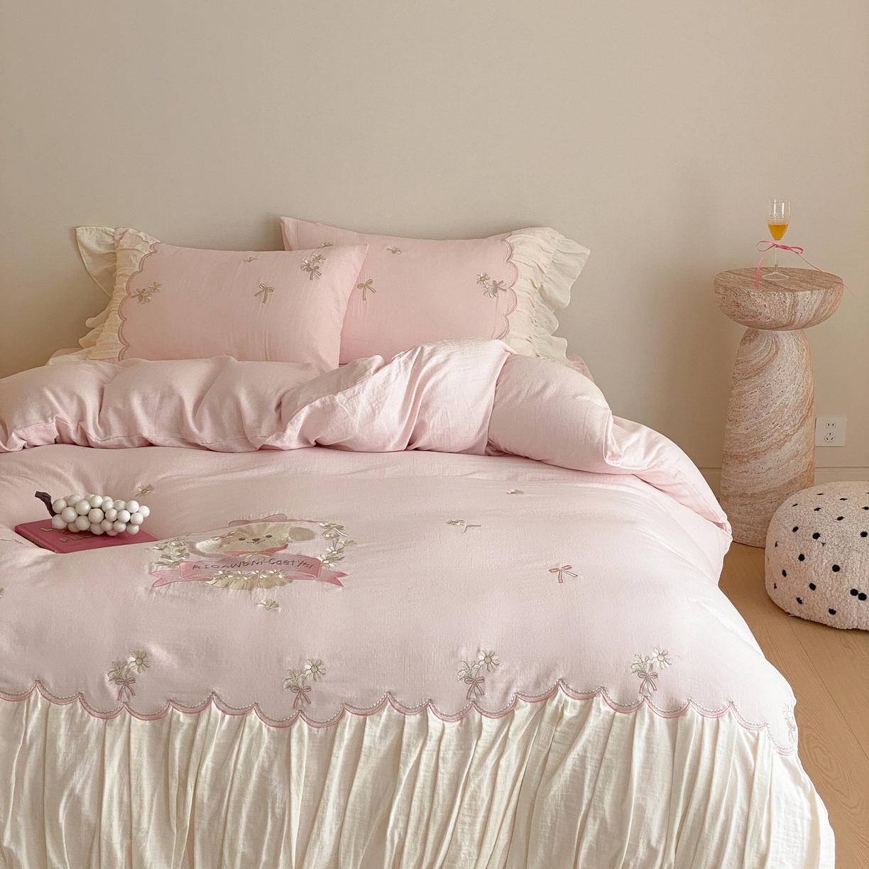 91家纺网 家纺一手货源 找家纺 曼布缇 2026新款A类双层纱全棉纯棉工艺款四件套-萌贝尔 萌贝尔-粉