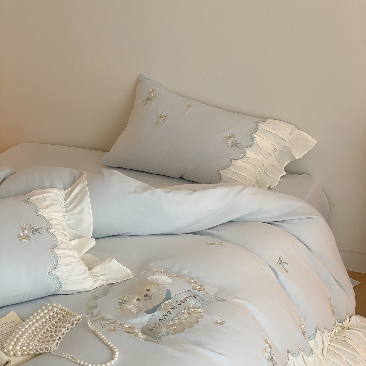 91家纺网 家纺一手货源 找家纺 曼布缇 2026新款A类双层纱全棉纯棉工艺款四件套-萌贝尔 萌贝尔-蓝