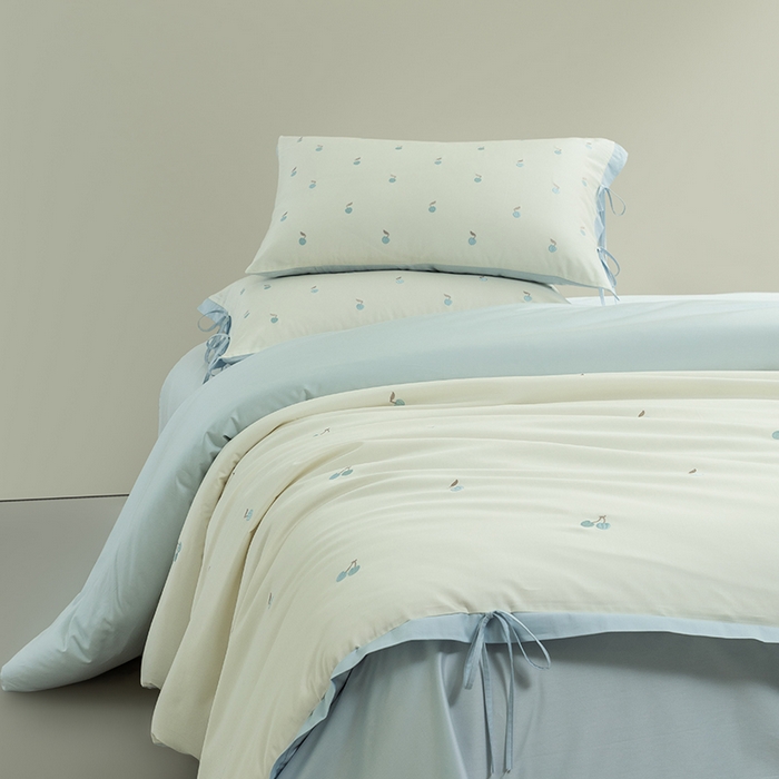 91家纺网 家纺一手货源 找家纺 618家纺 2026新款A类 50S-100 支全长绒棉棉纯棉绣花四件套樱舞清风系列 樱舞清风-蓝