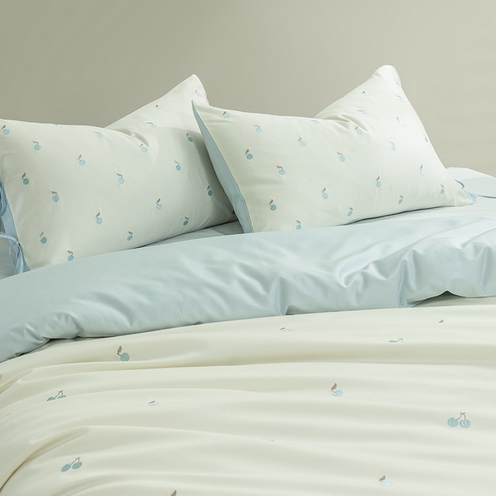 91家纺网 家纺一手货源 找家纺 618家纺 2026新款A类 50S-100 支全长绒棉棉纯棉绣花四件套樱舞清风系列 樱舞清风-蓝