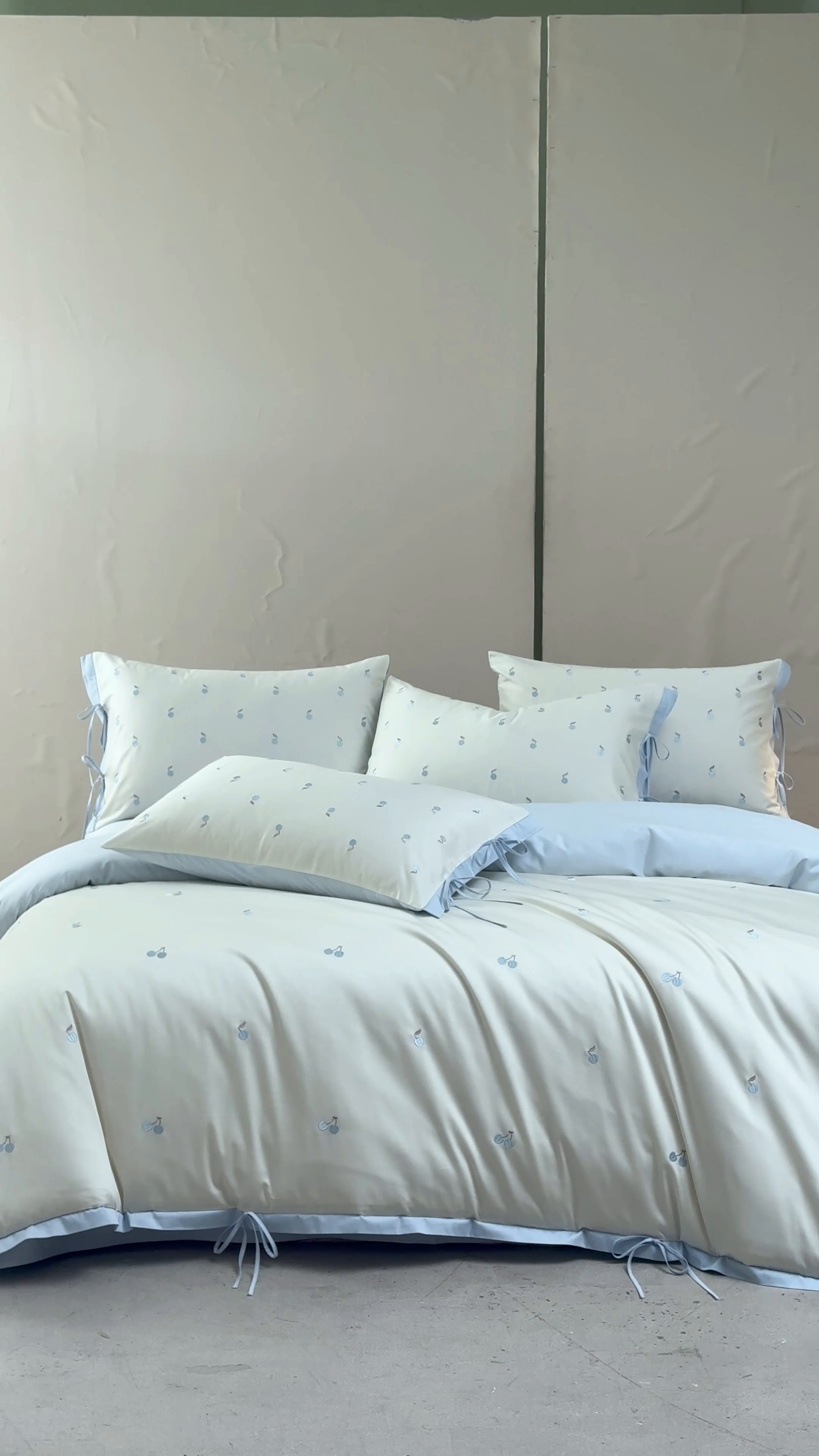 91家纺网 家纺一手货源 找家纺 618家纺 2026新款A类 50S-100 支全长绒棉棉纯棉绣花四件套樱舞清风系列 樱舞清风-蓝