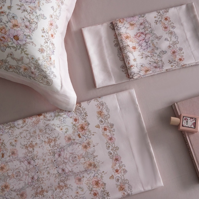 91家纺网 家纺一手货源 找家纺 金奇达家纺 2026新款【茧养·丝光缎】四件套-柏林花事【（会员减40元）标准号全网控价（折后券后）不低于299元】 迷迭花园-粉