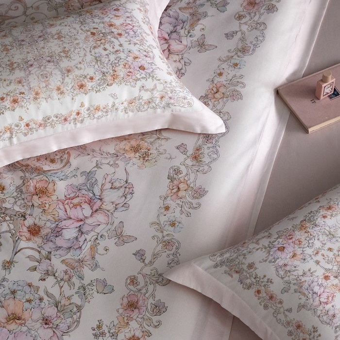 91家纺网 家纺一手货源 找家纺 金奇达家纺 2026新款【茧养·丝光缎】四件套-柏林花事【（会员减40元）标准号全网控价（折后券后）不低于299元】 迷迭花园-粉