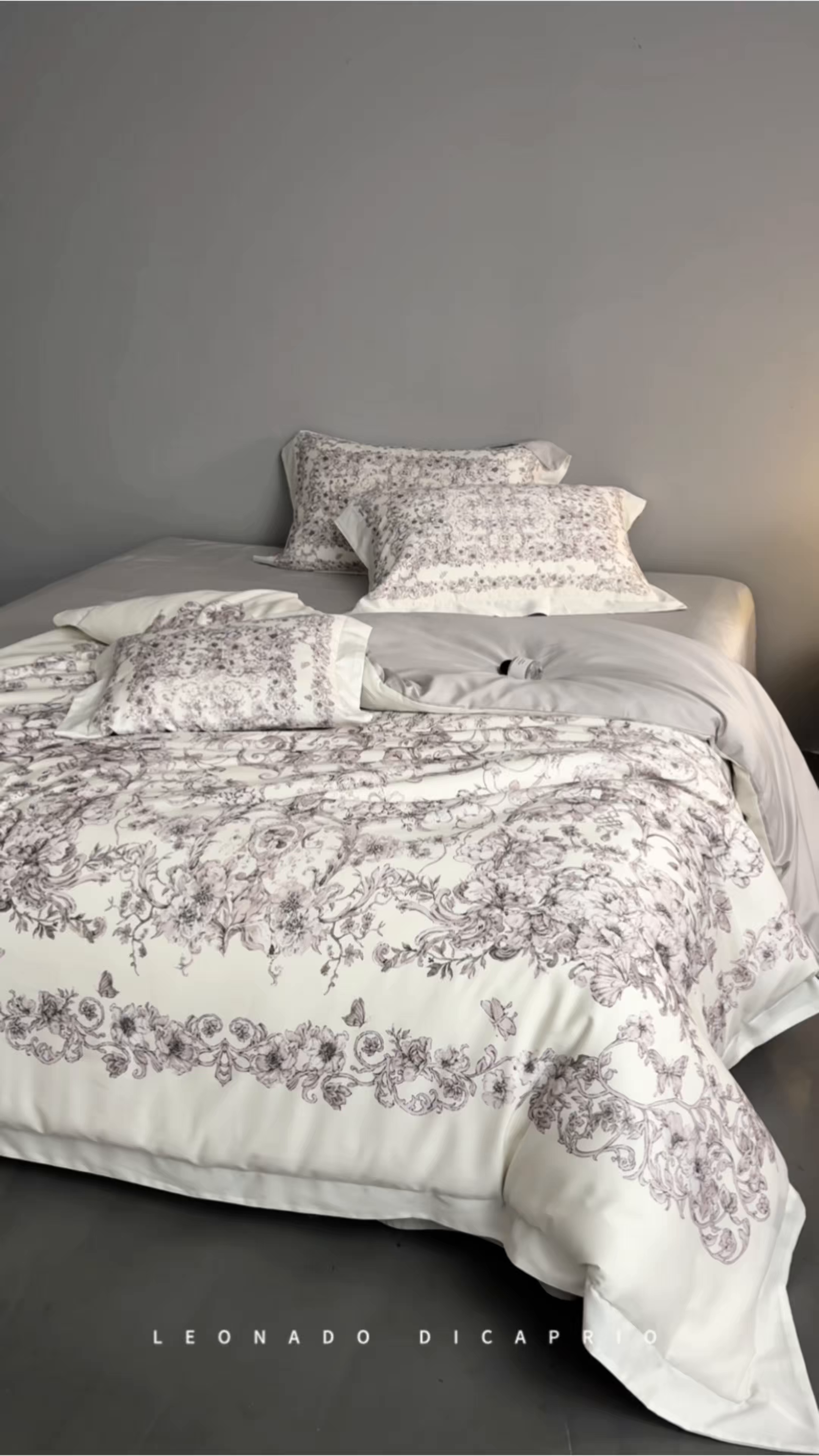 91家纺网 家纺一手货源 找家纺 金奇达家纺 2026新款【茧养·丝光缎】四件套-柏林花事【（会员减40元）标准号全网控价（折后券后）不低于299元】 迷迭花园-灰