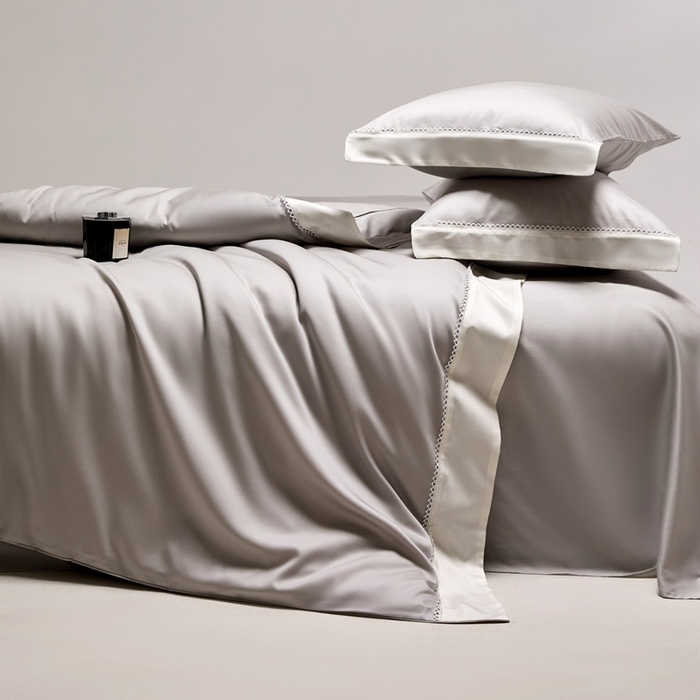 91家纺网 家纺一手货源 找家纺 金奇达家纺 2026新款【茧养·丝光缎】四件套-洛微【标准号全网控价（折后券后）不低于299元（会员减40元）】 洛微-朝暮灰