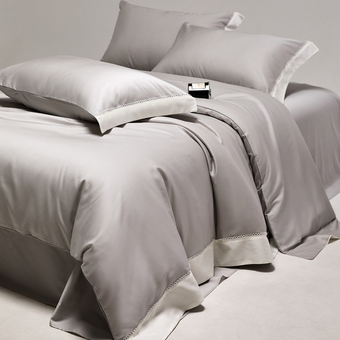 91家纺网 家纺一手货源 找家纺 金奇达家纺 2026新款【茧养·丝光缎】四件套-洛微【标准号全网控价（折后券后）不低于299元（会员减40元）】 洛微-朝暮灰