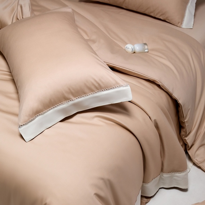 91家纺网 家纺一手货源 找家纺 金奇达家纺 2026新款【茧养·丝光缎】四件套-洛微【标准号全网控价（折后券后）不低于299元（会员减40元）】 洛微-肉桂沙茶