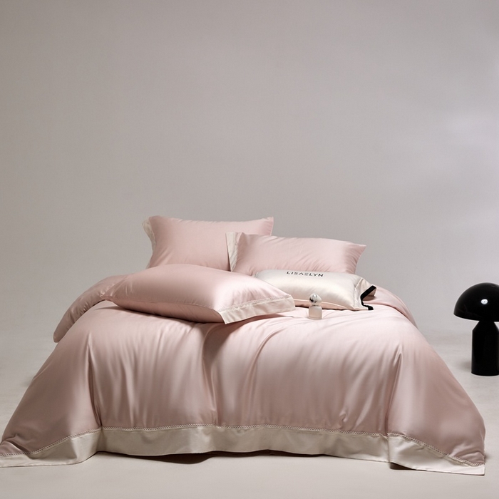 91家纺网 家纺一手货源 找家纺 金奇达家纺 2026新款【茧养·丝光缎】四件套-洛微【标准号全网控价（折后券后）不低于299元（会员减40元）】 洛微 -豆蔻粉