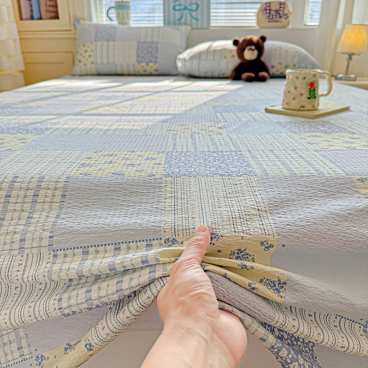 91家纺网 家纺一手货源 找家纺 仟人梦 2026新款云感双层纱印花单床单-叠拍图 半亩花田