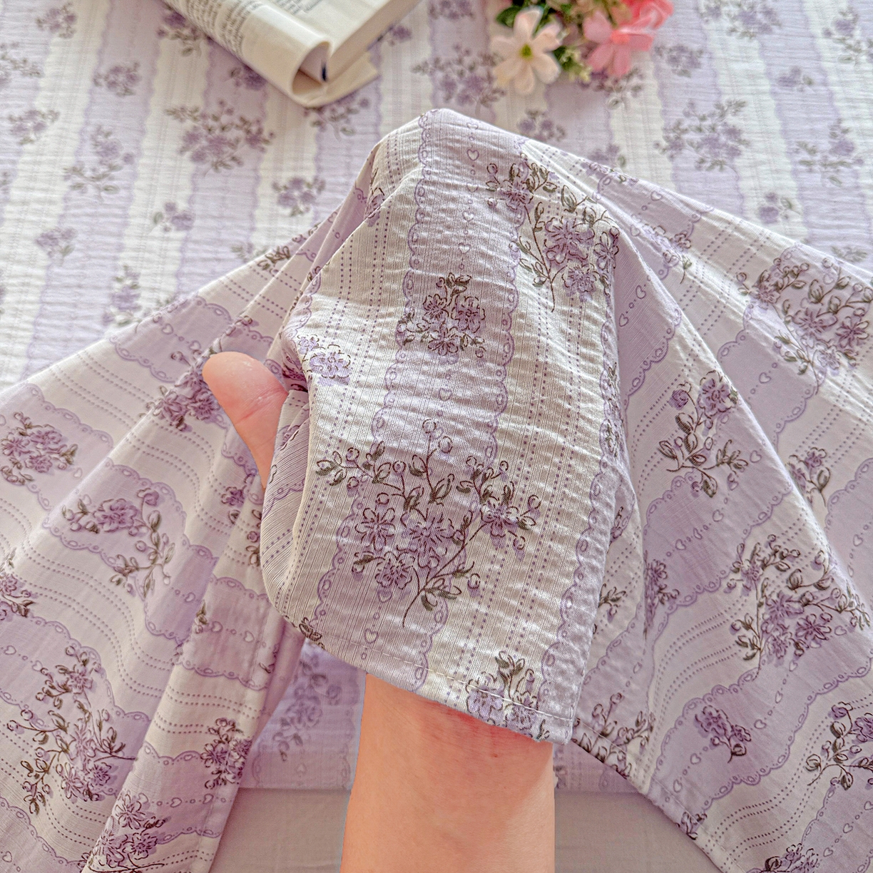 91家纺网 家纺一手货源 找家纺 仟人梦 2026新款云感双层纱印花单床单-叠拍图 半暖时光-紫