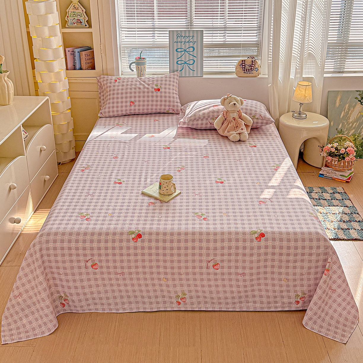 91家纺网 家纺一手货源 找家纺 仟人梦 2026新款云感双层纱印花单床单-叠拍图 草莓之语