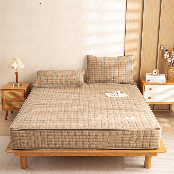 91家纺网 家纺一手货源 找家纺 伊人坊 2026新款纯棉深格子无印风六面全包夹棉床笠床垫保护套 芳华-卡其