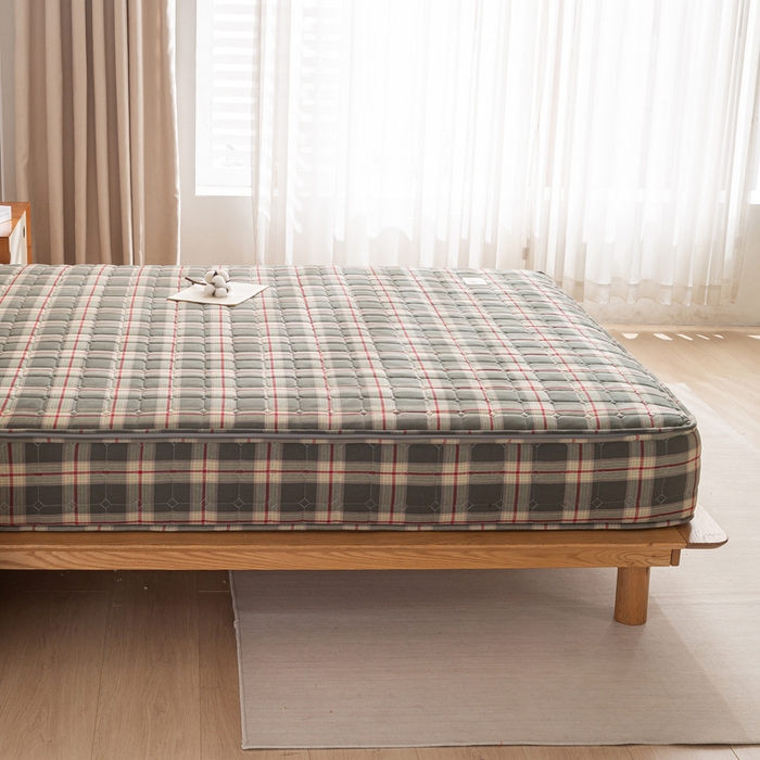 91家纺网 家纺一手货源 找家纺 伊人坊 2026新款纯棉深格子无印风六面全包夹棉床笠床垫保护套 沐研-绿