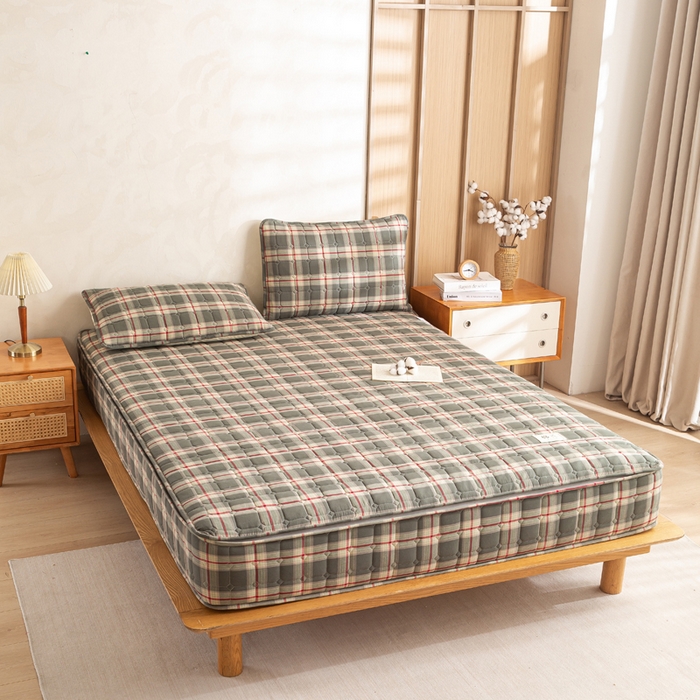 91家纺网 家纺一手货源 找家纺 伊人坊 2026新款纯棉深格子无印风六面全包夹棉床笠床垫保护套 沐研-绿
