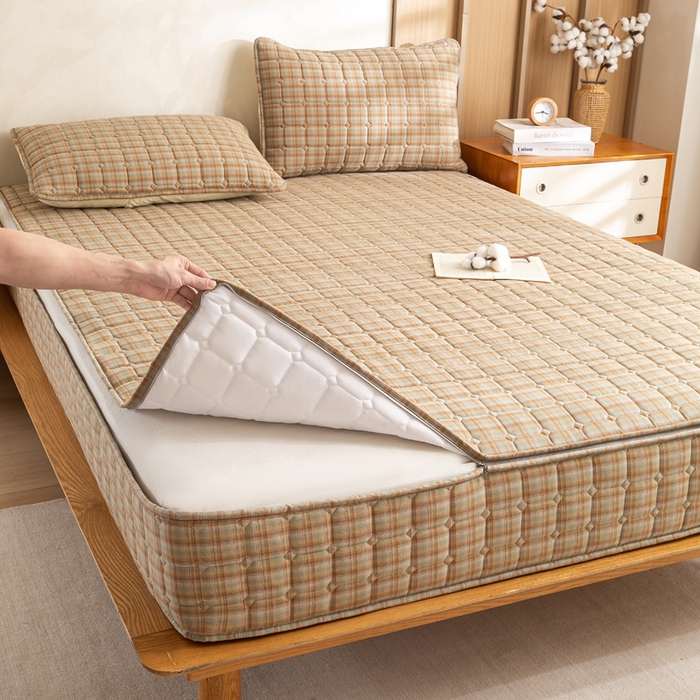 91家纺网 家纺一手货源 找家纺 伊人坊 2026新款纯棉深格子无印风六面全包夹棉床笠床垫保护套 芳华-卡其