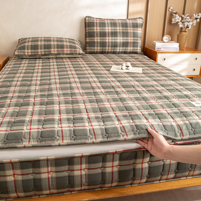 91家纺网 家纺一手货源 找家纺 伊人坊 2026新款纯棉深格子无印风六面全包夹棉床笠床垫保护套 沐研-绿