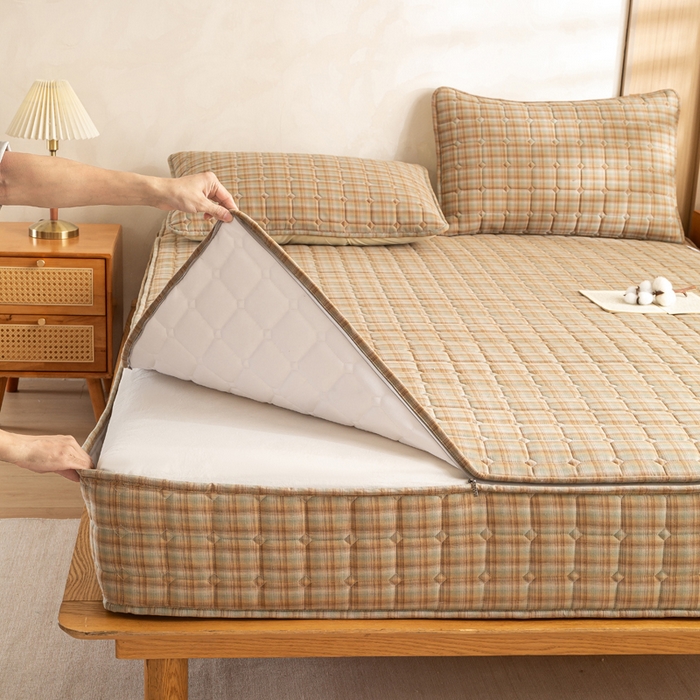91家纺网 家纺一手货源 找家纺 伊人坊 2026新款纯棉深格子无印风六面全包夹棉床笠床垫保护套 芳华-卡其