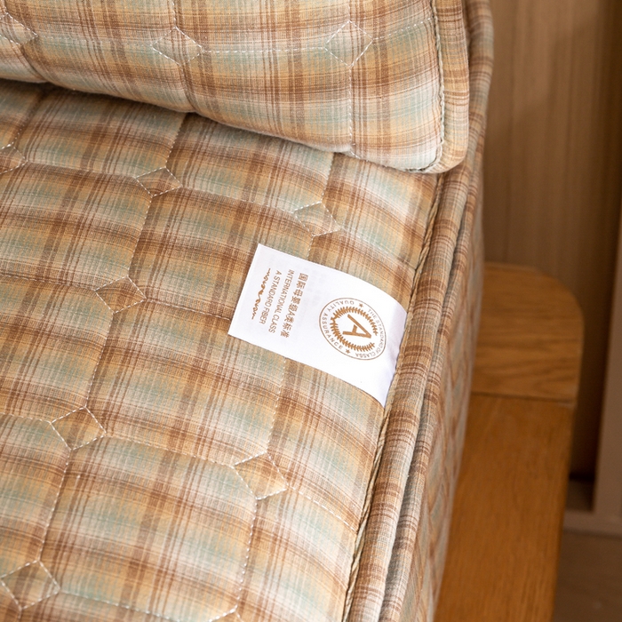 91家纺网 家纺一手货源 找家纺 伊人坊 2026新款纯棉深格子无印风六面全包夹棉床笠床垫保护套 芳华-卡其