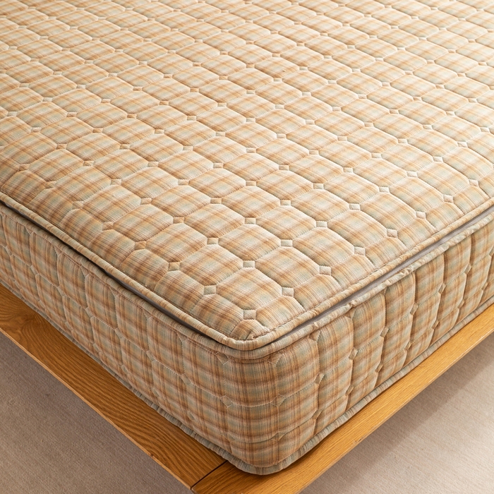 91家纺网 家纺一手货源 找家纺 伊人坊 2026新款纯棉深格子无印风六面全包夹棉床笠床垫保护套 芳华-卡其