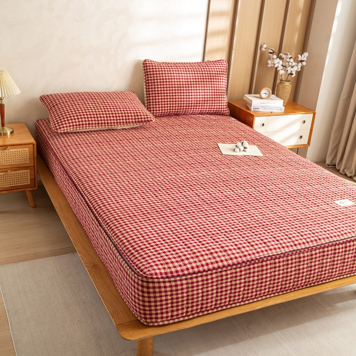 91家纺网 家纺一手货源 找家纺 伊人坊 2026新款纯棉深格子无印风六面全包夹棉床笠床垫保护套 荟素-红