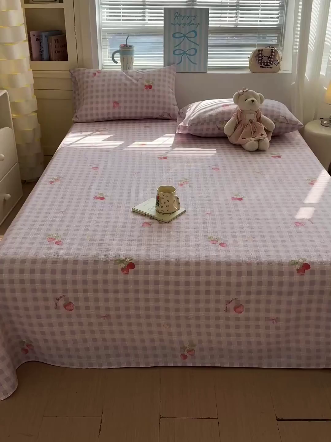 91家纺网 家纺一手货源 找家纺 仟人梦 2026新款云感双层纱印花单床单-叠拍图 草莓之语