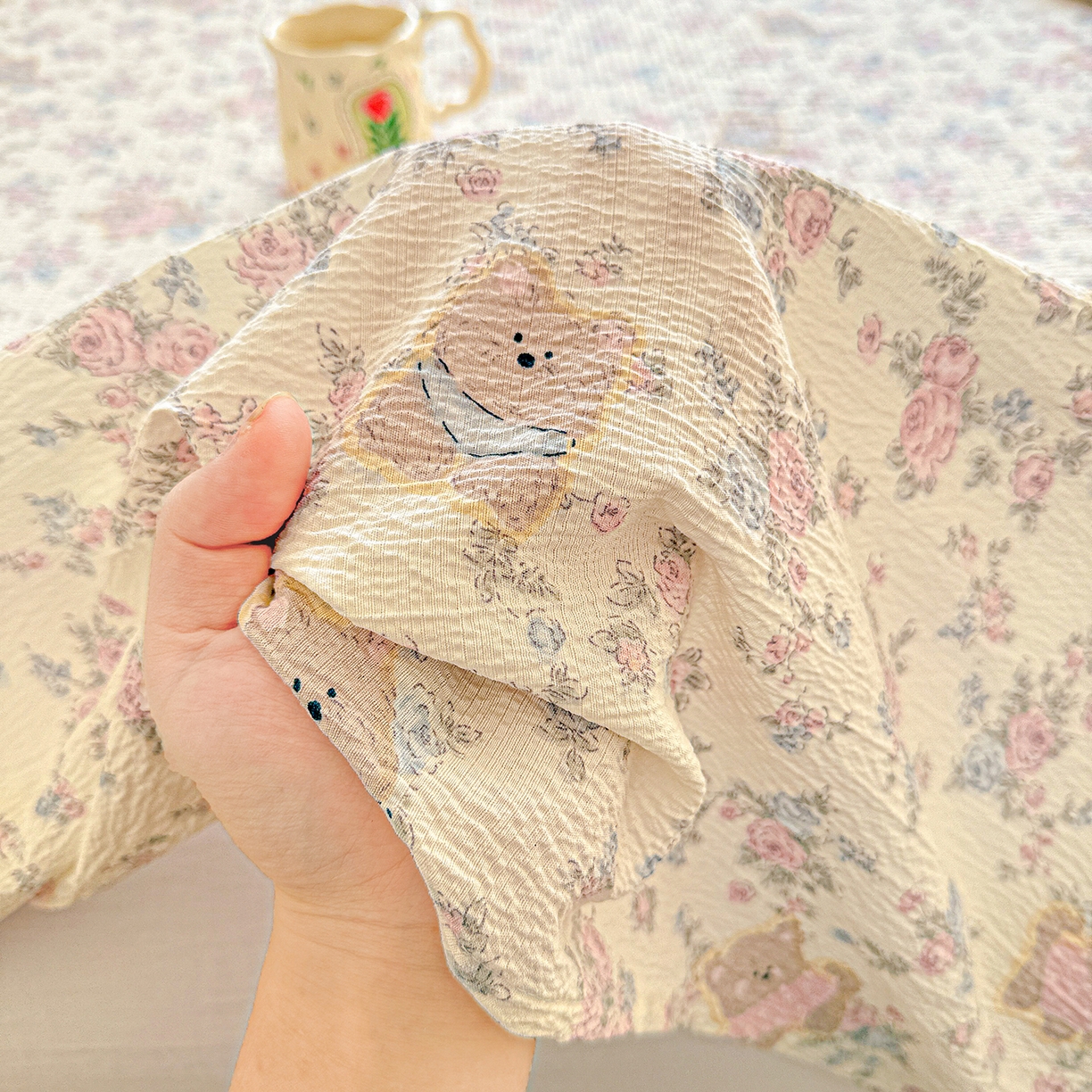 91家纺网 家纺一手货源 找家纺 仟人梦 2026新款云感双层纱印花单床单-叠拍图 花园里