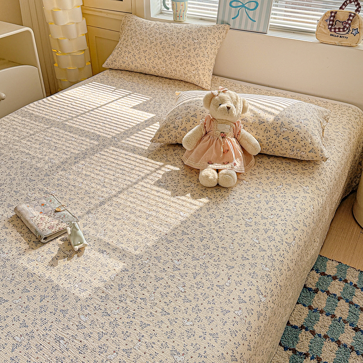 91家纺网 家纺一手货源 找家纺 仟人梦 2026新款云感双层纱印花单床单-叠拍图 花园兔