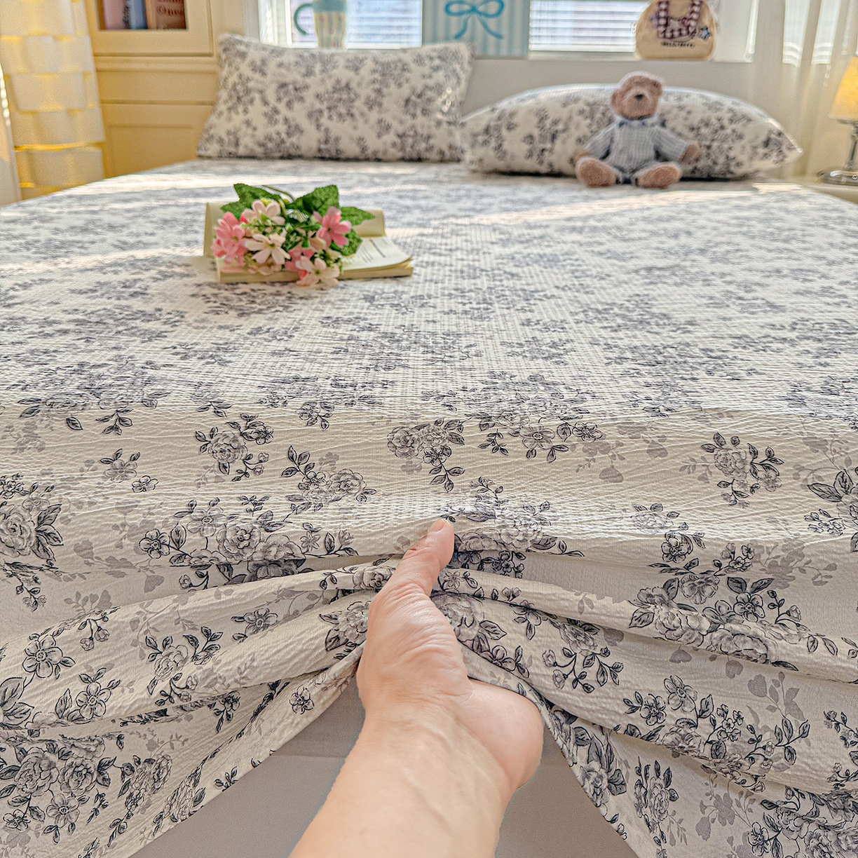 91家纺网 家纺一手货源 找家纺 仟人梦 2026新款云感双层纱印花单床单-叠拍图 蓝黛