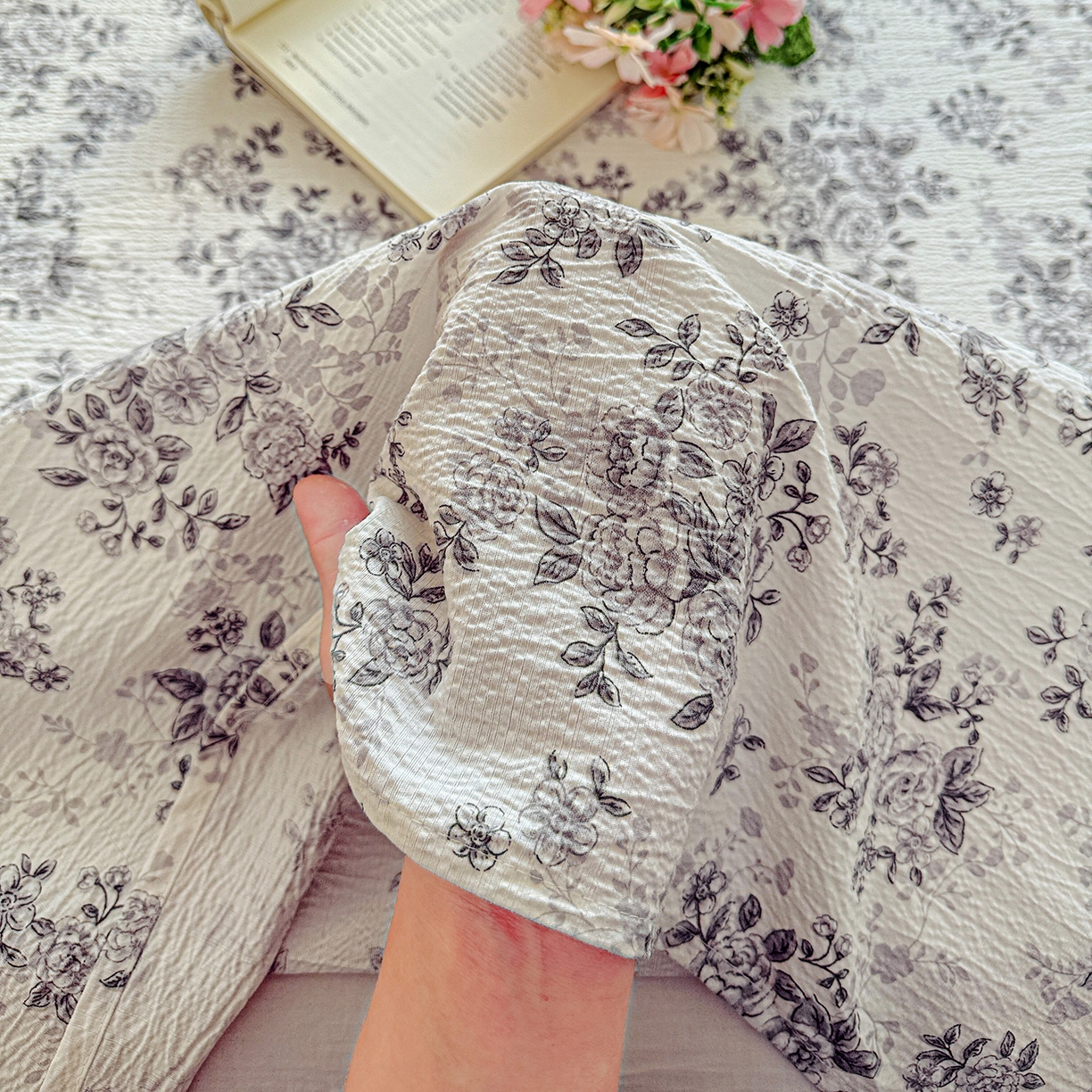 91家纺网 家纺一手货源 找家纺 仟人梦 2026新款云感双层纱印花单床单-叠拍图 蓝黛