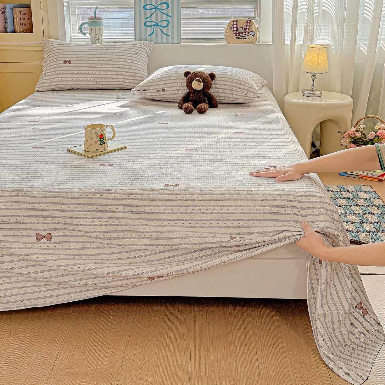 91家纺网 家纺一手货源 找家纺 仟人梦 2026新款云感双层纱印花单床单-叠拍图 清新条纹