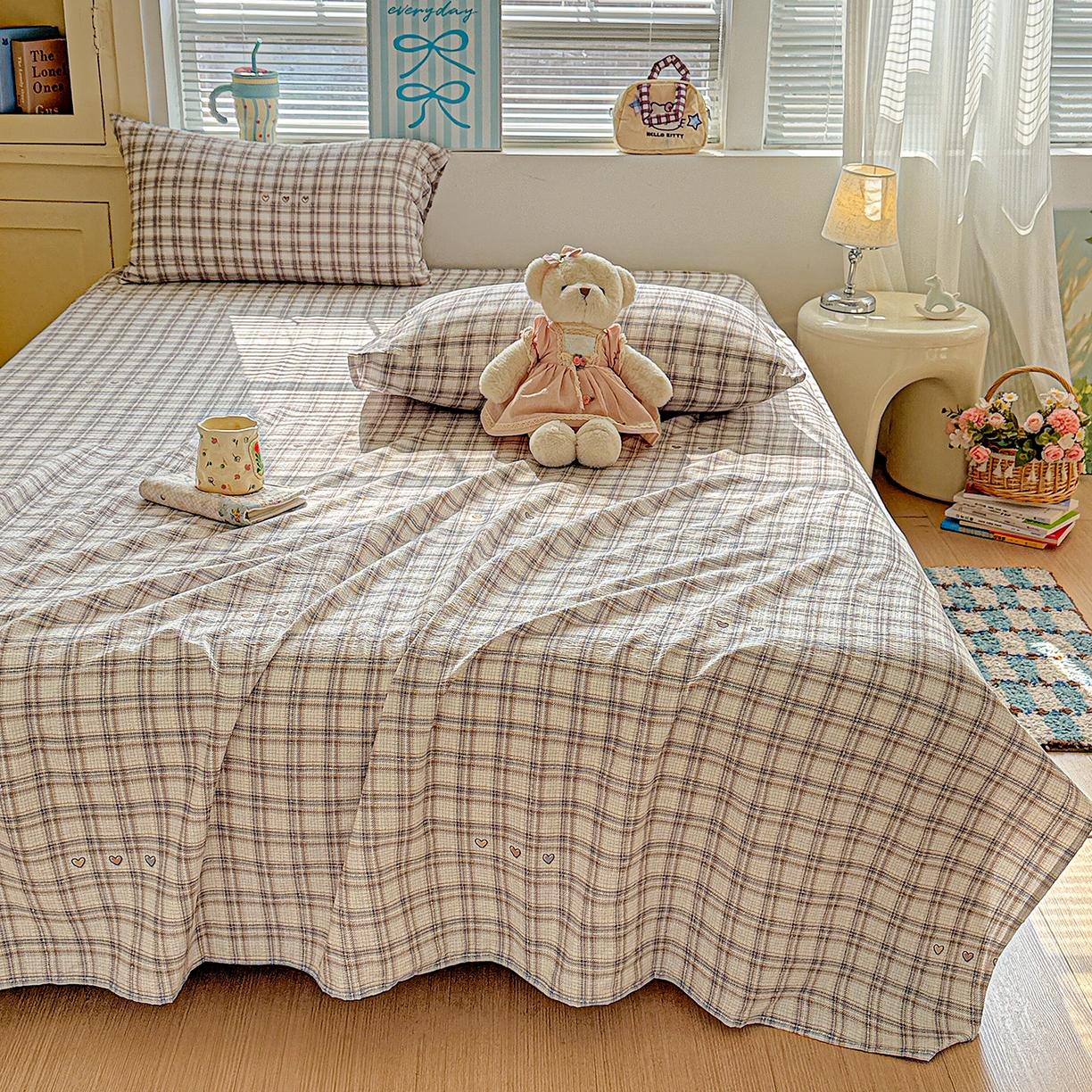 91家纺网 家纺一手货源 找家纺 仟人梦 2026新款云感双层纱印花单床单-叠拍图 时尚格调