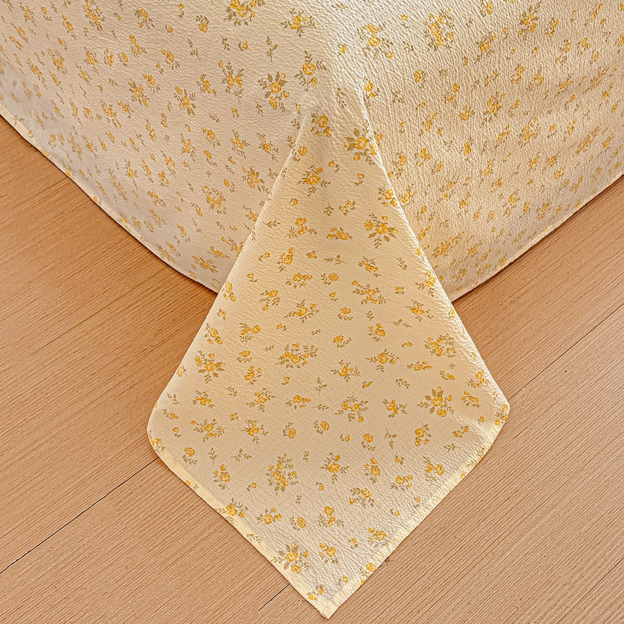 91家纺网 家纺一手货源 找家纺 仟人梦 2026新款云感双层纱印花单床单-叠拍图 舒芙蕾