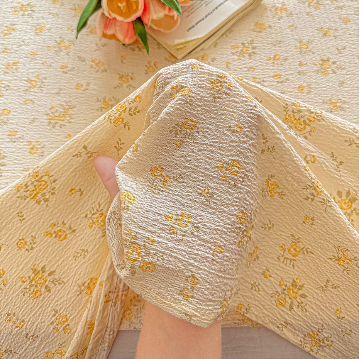 91家纺网 家纺一手货源 找家纺 仟人梦 2026新款云感双层纱印花单床单-叠拍图 舒芙蕾