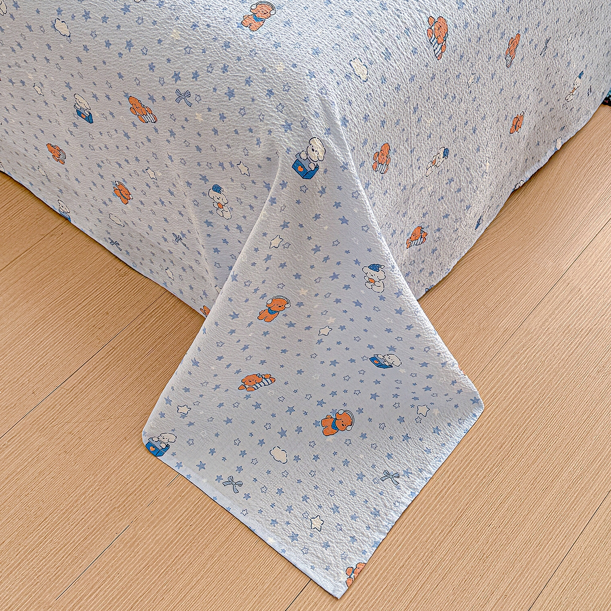 91家纺网 家纺一手货源 找家纺 仟人梦 2026新款云感双层纱印花单床单-叠拍图 淘气狗