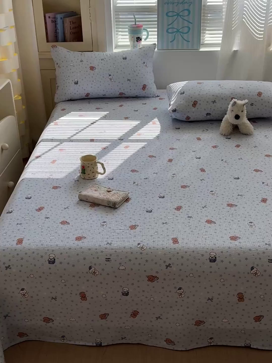 91家纺网 家纺一手货源 找家纺 仟人梦 2026新款云感双层纱印花单床单-叠拍图 淘气狗