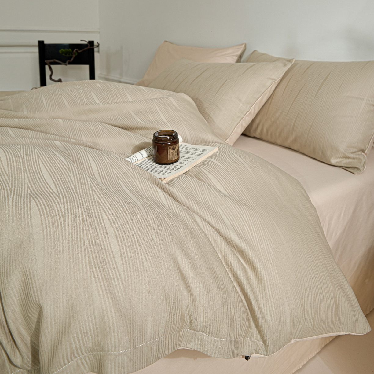 91家纺网 家纺一手货源 找家纺 眠博士 2026春夏新款60s全棉纯棉水洗立体提花四件套 麦浪-卡其