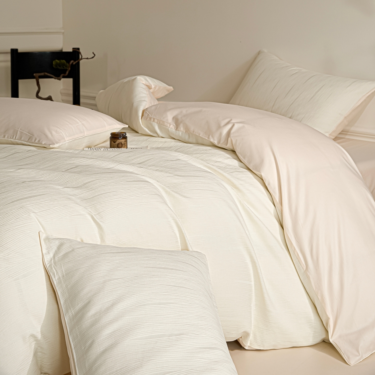 91家纺网 家纺一手货源 找家纺 眠博士 2026春夏新款60s全棉纯棉水洗立体提花四件套 麦浪-奶白