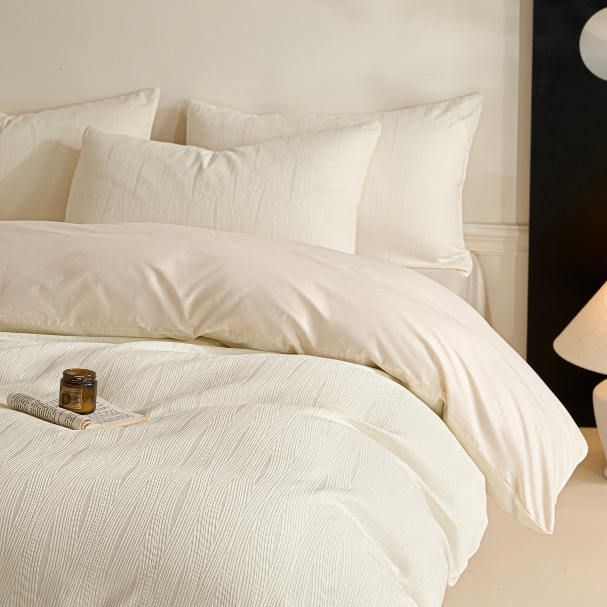 91家纺网 家纺一手货源 找家纺 眠博士 2026春夏新款60s全棉纯棉水洗立体提花四件套 麦浪-奶白