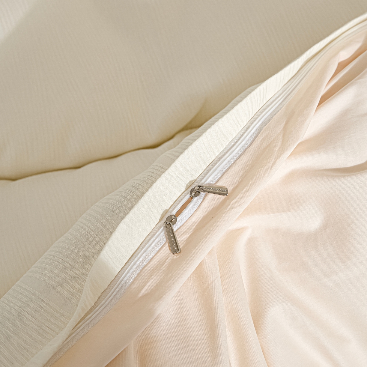 91家纺网 家纺一手货源 找家纺 眠博士 2026春夏新款60s全棉纯棉水洗立体提花四件套 麦浪-奶白