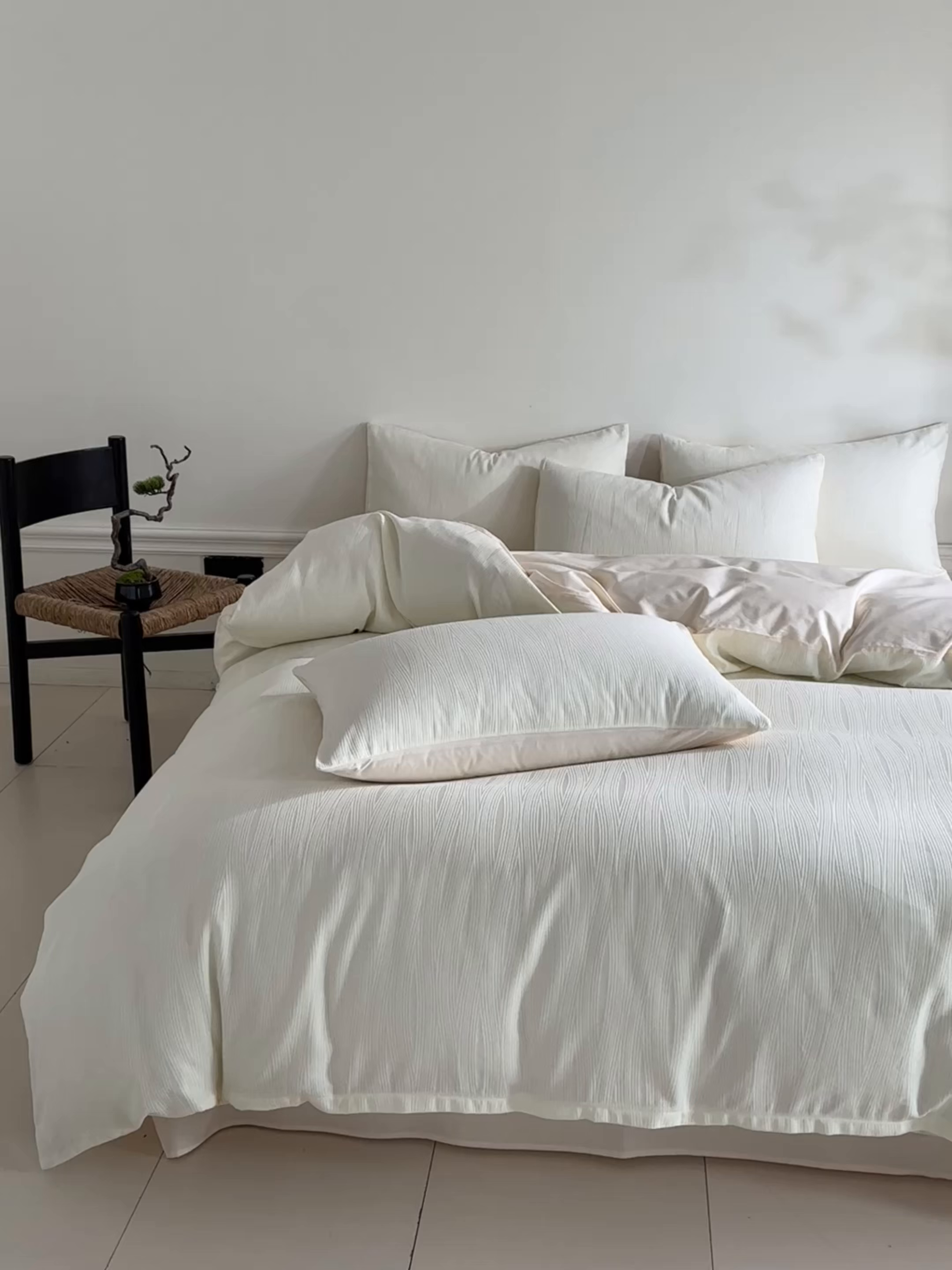 91家纺网 家纺一手货源 找家纺 眠博士 2026春夏新款60s全棉纯棉水洗立体提花四件套 麦浪-奶白