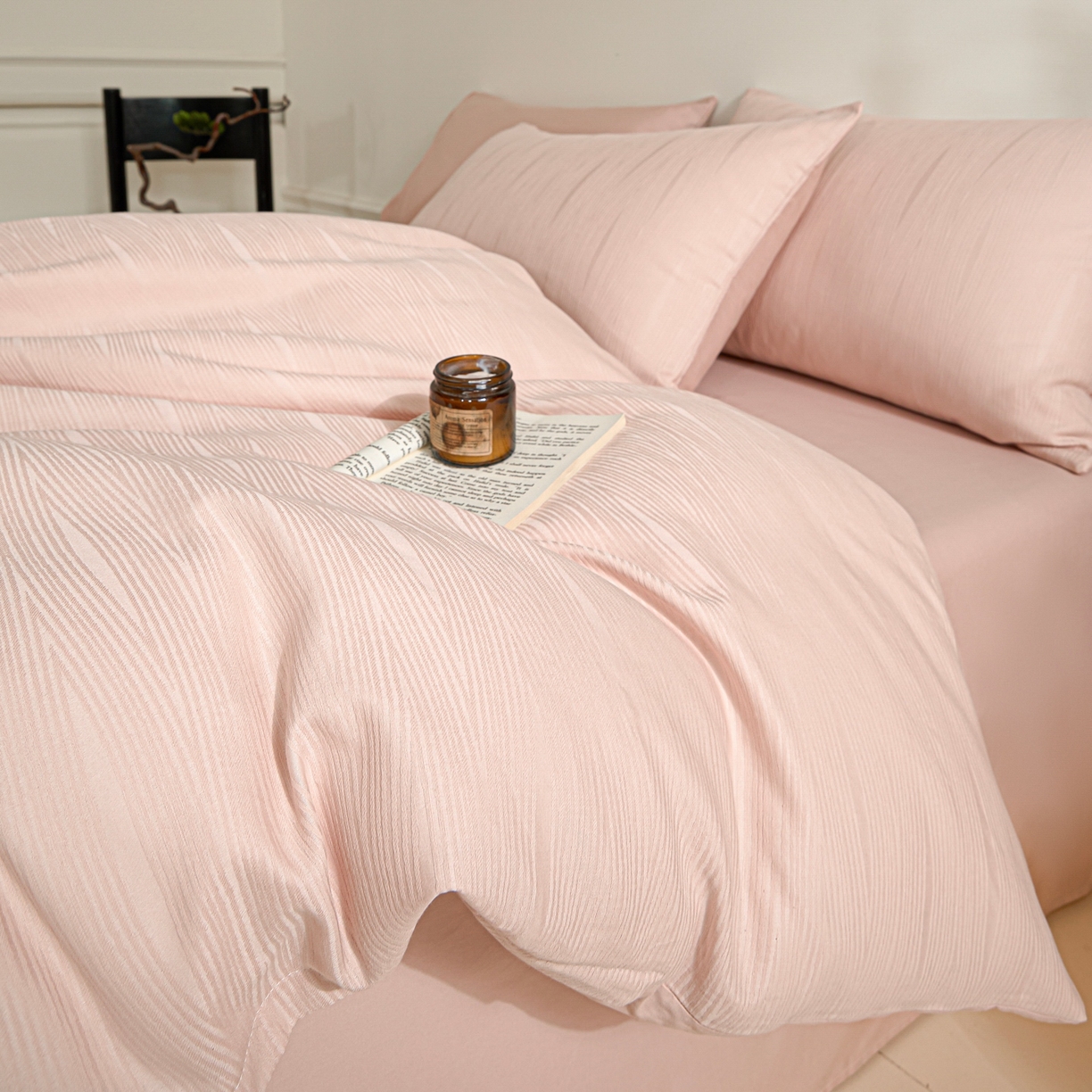 91家纺网 家纺一手货源 找家纺 眠博士 2026春夏新款60s全棉纯棉水洗立体提花四件套 麦浪-柔粉